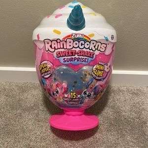 Zuru rainbocorns sweet shake surprise puppy